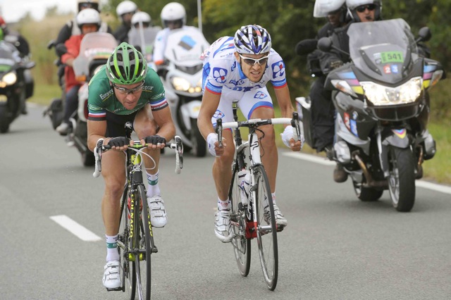 維克勒 (Thomas Voeckler，Europcar) 和華 (Jeremy Roy，FDJ) 在終點前約 30公里處也嘗試突圍&nbsp;提姆．德威爾